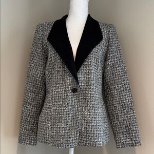 WHBM | Elegant Women's Tweed Blazer with Black Collar | Size 10